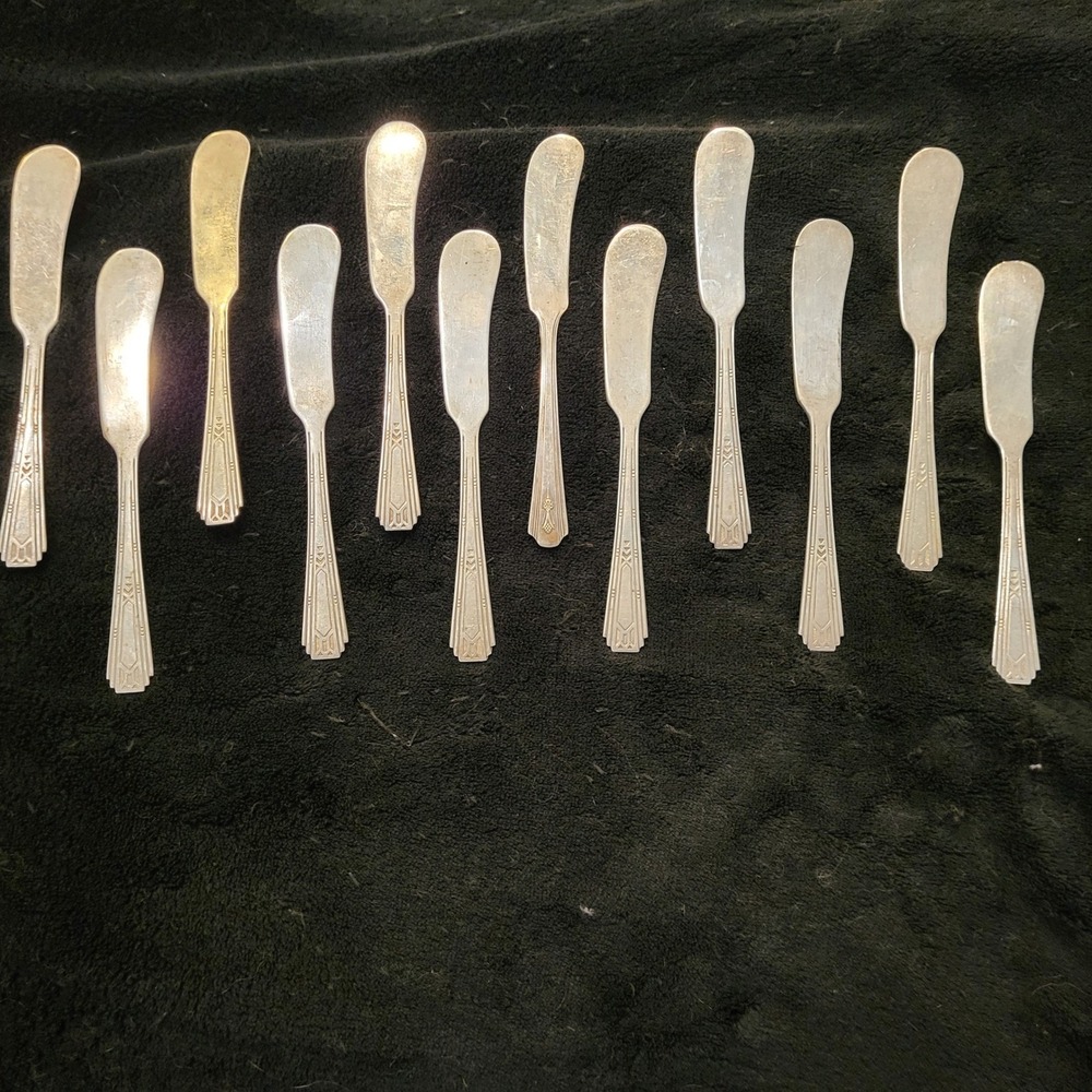 Set of 12 WM ROGERS & SON AA Antique Silverplate Flatware Butter Knives ROSALIE